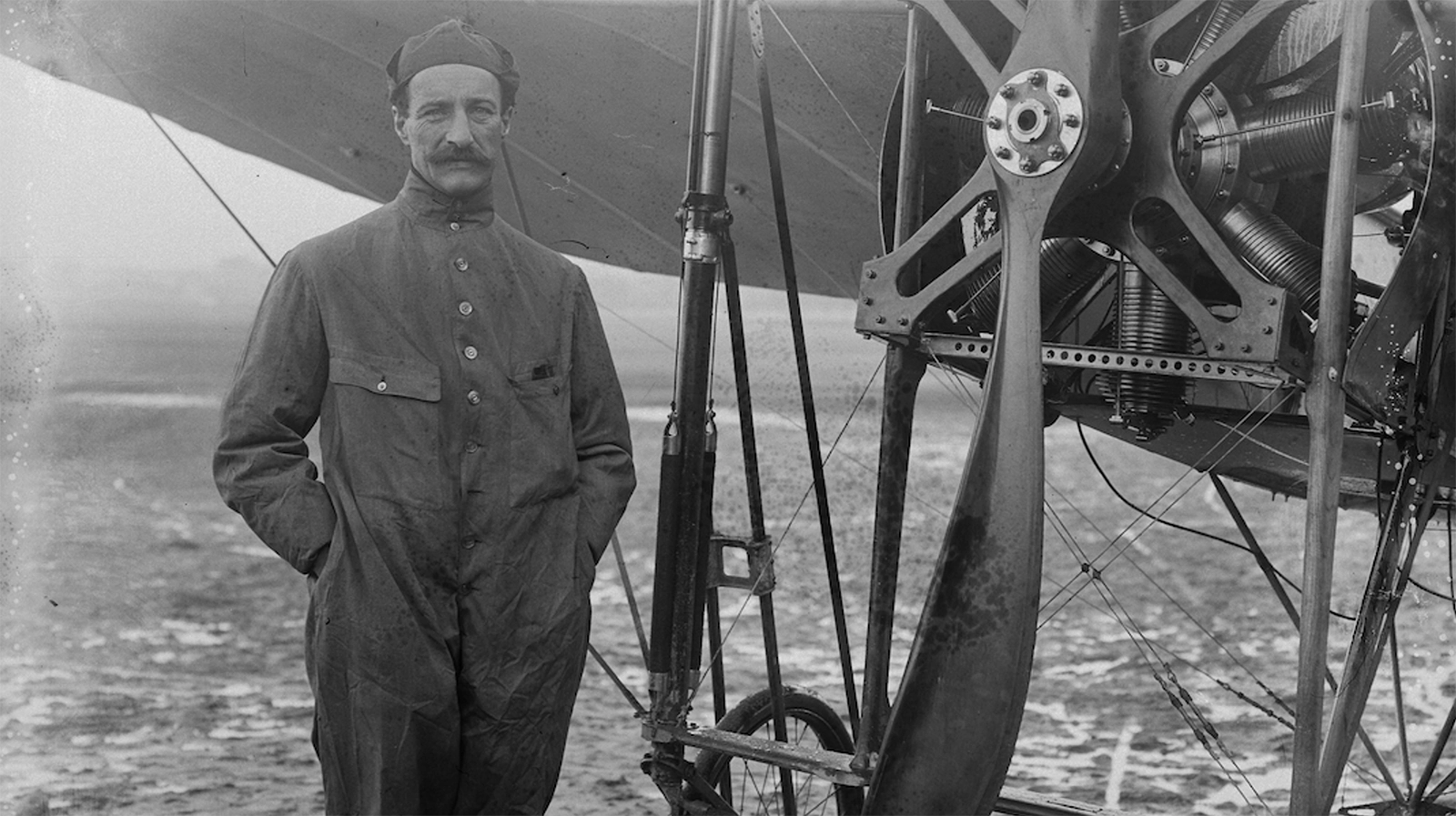 jacques-balsan-devant-son-avion